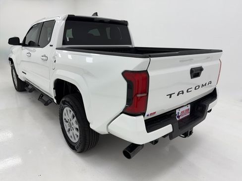 Used 2025 Toyota Tacoma SR5 image 38