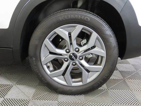 Used 2024 Kia Seltos S image 32