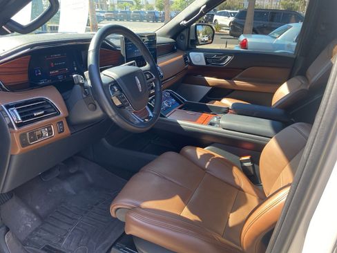 Used 2024 Lincoln Navigator L Reserve AWD/4WD image 9