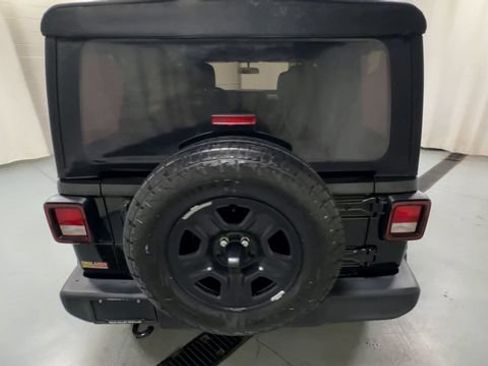 Used 2024 Jeep Wrangler Unlimited Sport AWD/4WD image 7