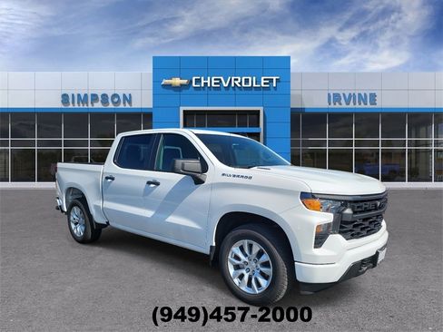 Used 2025 Chevrolet Silverado 1500 Custom image 2