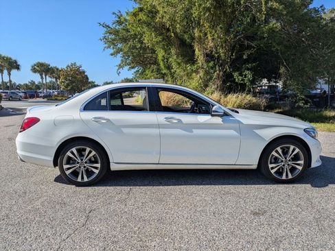 Used 2020 Mercedes-Benz C 300 4MATIC Sedan image 2