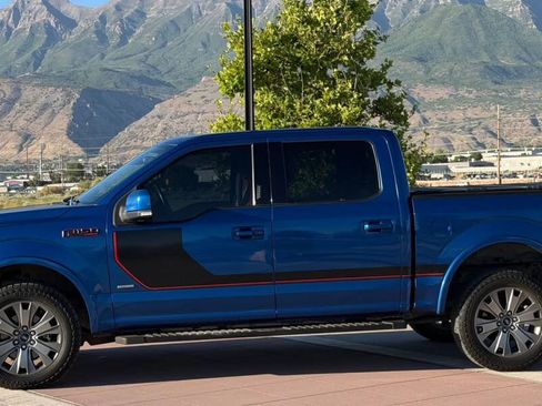 Used 2017 Ford F150 Lariat w/ Equipment Group 502A Luxury AWD/4WD image 4