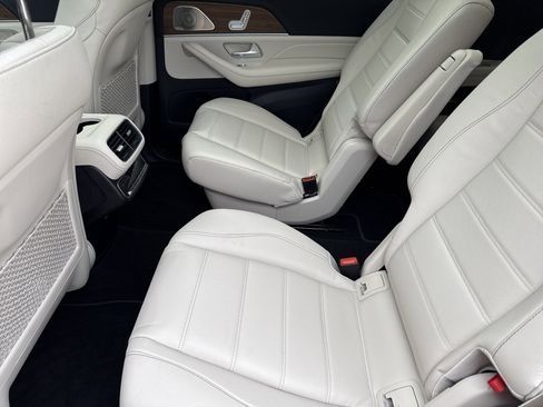 Used 2022 Mercedes-Benz GLS 450 4MATIC image 22