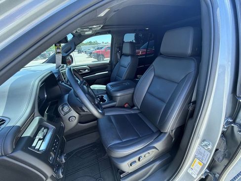 Used 2023 Chevrolet Tahoe Z71 w/ Luxury Package AWD/4WD image 20