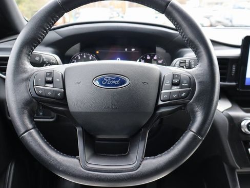 Used 2020 Ford Explorer XLT w/ Equipment Group 202A AWD/4WD image 6