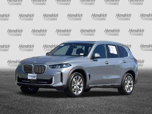 Used 2026 BMW X5 xDrive40i w/ Climate Comfort Package image 9