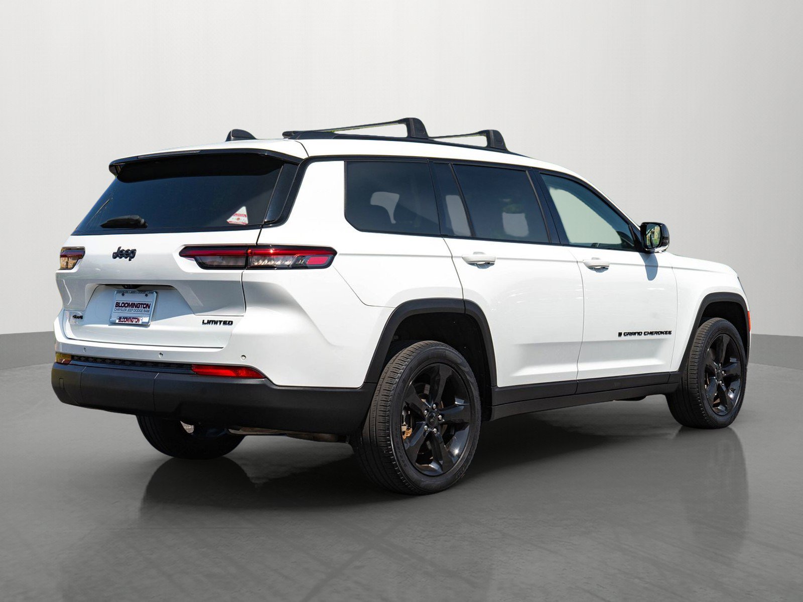 Used 2023 Jeep Grand Cherokee L Limited w/ Black Appearance Package AWD/4WD image 7