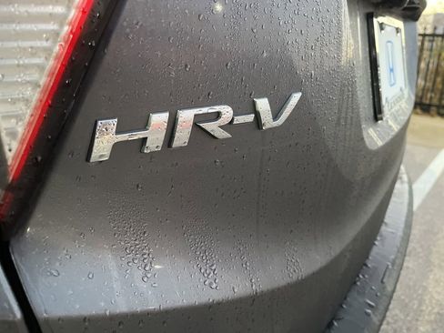 Used 2022 Honda HR-V LX image 8