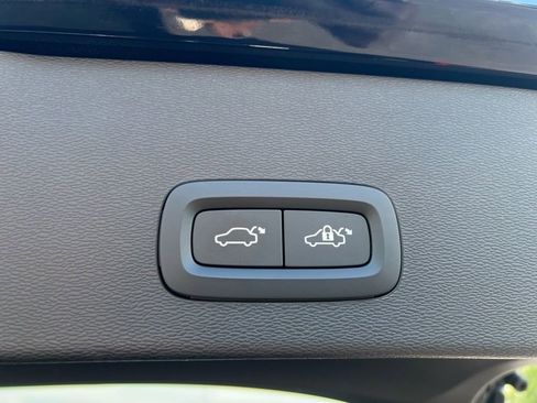 Certified 2023 Volvo C40 P8 Recharge Plus AWD/4WD image 25