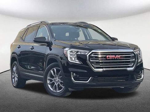Used 2024 GMC Terrain SLT image 2