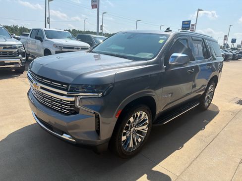 Used 2021 Chevrolet Tahoe Premier AWD/4WD image 2