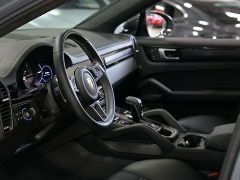 Used 2022 Porsche Cayenne Turbo GT AWD/4WD image 22