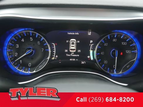 Used 2025 Chrysler Pacifica Limited FWD image 44