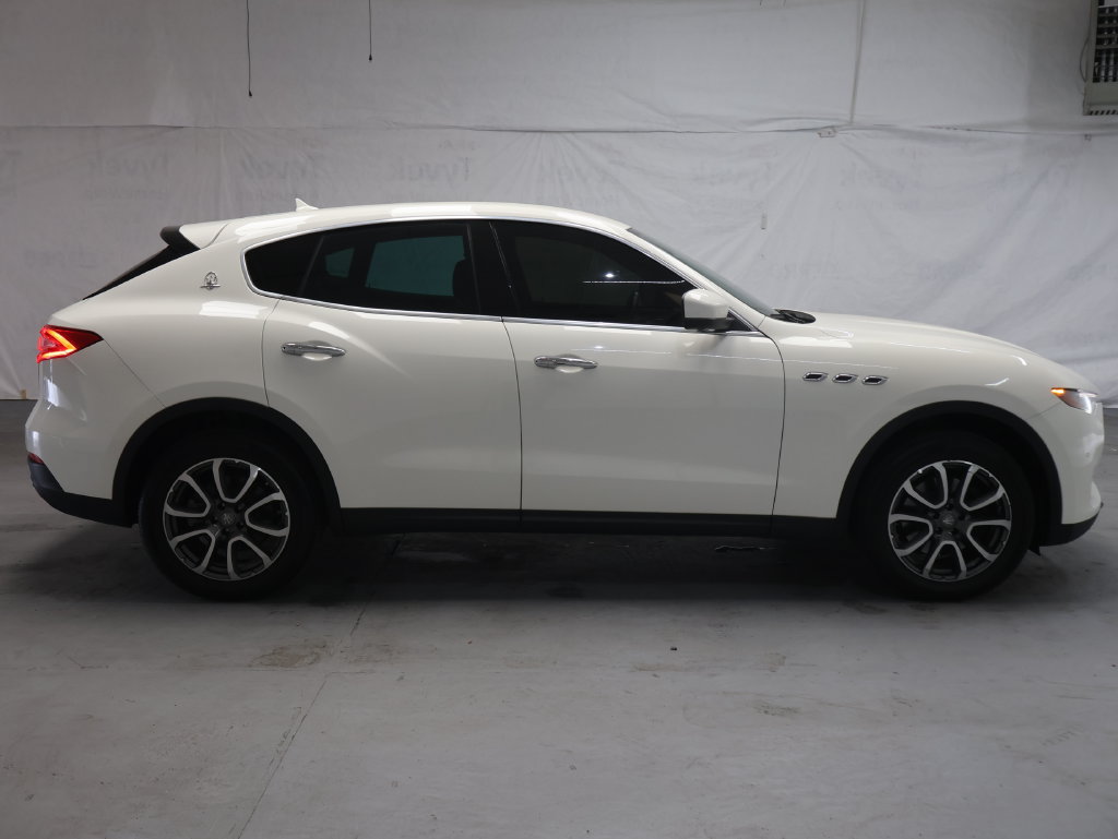 Used 2018 Maserati Levante AWD/4WD image 8