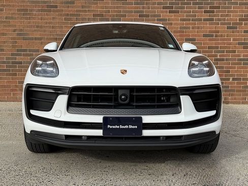 Certified 2024 Porsche Macan image 10