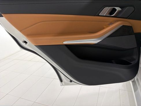 Certified 2023 BMW X7 xDrive40i w/ Premium Package image 15