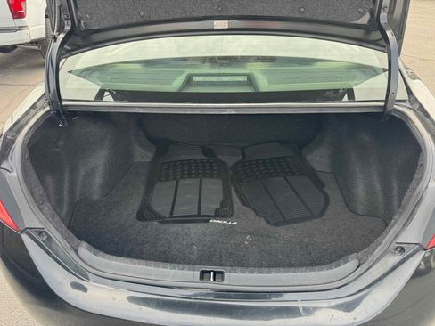 Used 2018 Toyota Corolla LE image 28