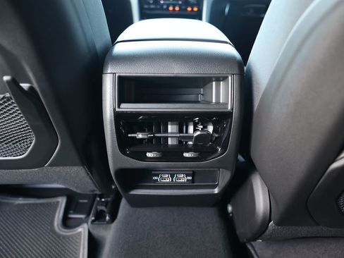 New 2025 Jeep Grand Cherokee Laredo w/ MOPAR Finishing Package image 37