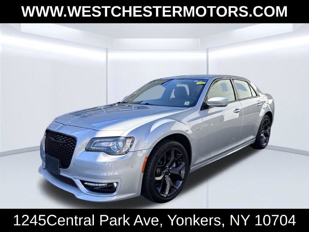 Used 2023 Chrysler 300 Touring L w/ Comfort Group RWD image 1