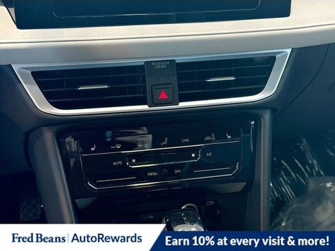 New 2026 Volkswagen Taos SE AWD/4WD image 9