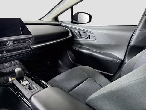 Certified 2024 Toyota Prius LE FWD image 21