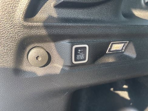 Used 2022 Jeep Grand Cherokee L Limited image 14