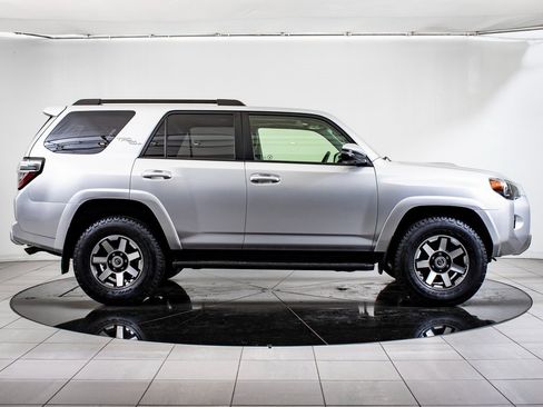 Used 2020 Toyota 4Runner TRD Off-Road Premium image 6