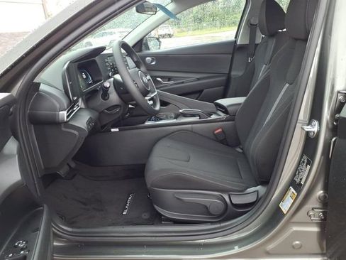 New 2026 Hyundai Elantra SE FWD image 16