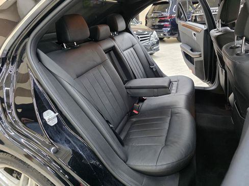 Used 2011 Mercedes-Benz E 550 Sedan image 23