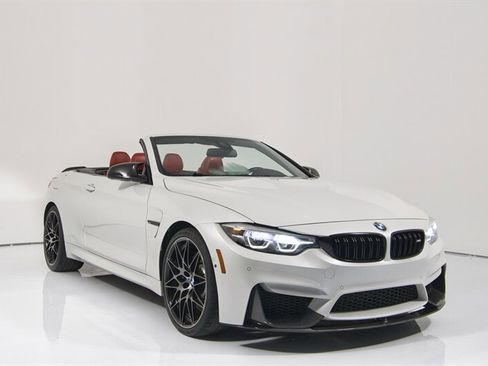 Used 2018 BMW M4 Convertible RWD image 2
