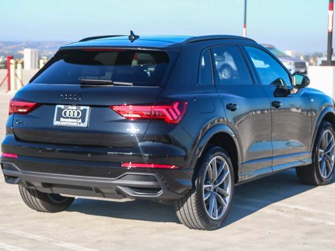 New 2025 Audi Q3 2.0T Premium image 8