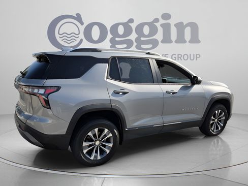 Used 2025 Chevrolet Equinox LT w/ Convenience Package II AWD/4WD image 5
