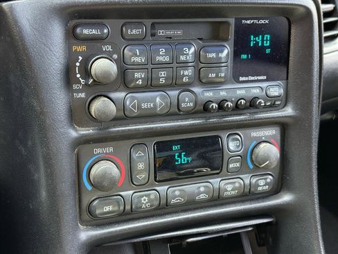 Used 2002 Chevrolet Corvette Convertible w/ Preferred Equipment Group2 image 27