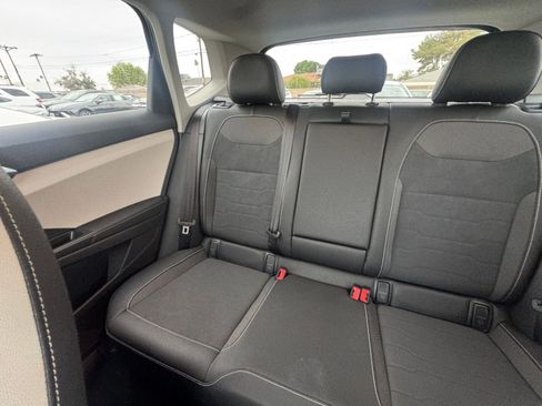 Used 2025 Volkswagen Taos SE image 39