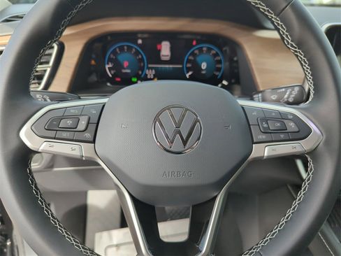 New 2026 Volkswagen Atlas SE image 44