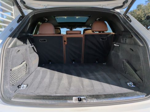 Used 2024 Audi Q5 e Premium Plus w/ Premium Plus Package image 33