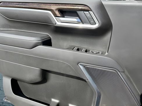 Used 2025 GMC Sierra 1500 Elevation RWD image 12