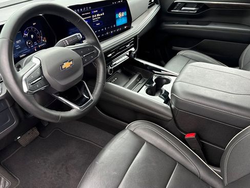 Used 2025 Chevrolet Tahoe Premier image 5