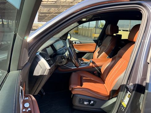 Used 2020 BMW X7 M50i w/ Dynamic Handling Package AWD/4WD image 16
