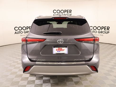 Used 2023 Toyota Highlander Platinum AWD/4WD image 23