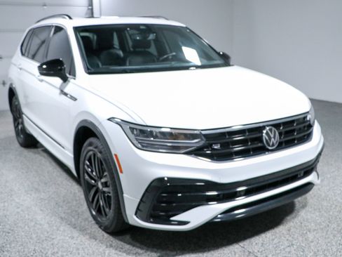 Used 2022 Volkswagen Tiguan SE R-Line AWD/4WD image 5