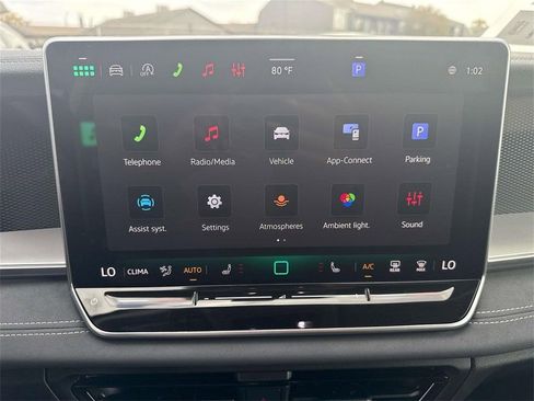 New 2026 Volkswagen Tiguan SE FWD image 20