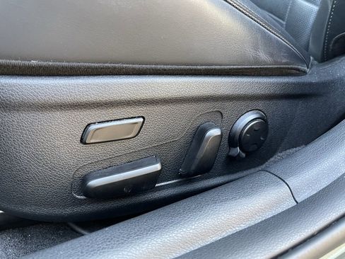 Used 2023 Kia Stinger GT2 image 24