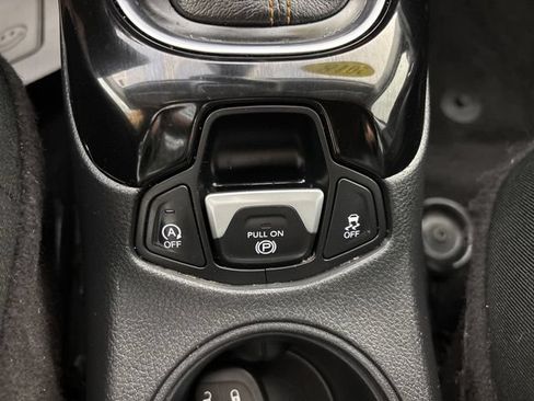 Used 2018 Jeep Compass Limited AWD/4WD image 20