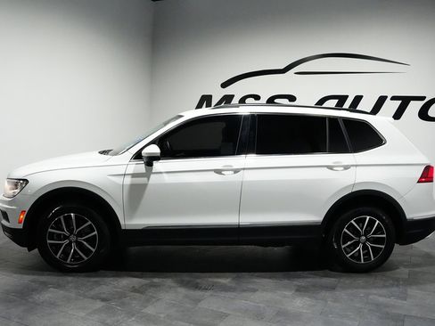 Used 2021 Volkswagen Tiguan SE image 3
