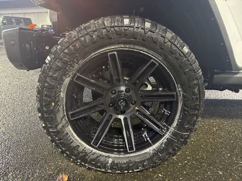 New 2025 Jeep Gladiator Mojave image 7