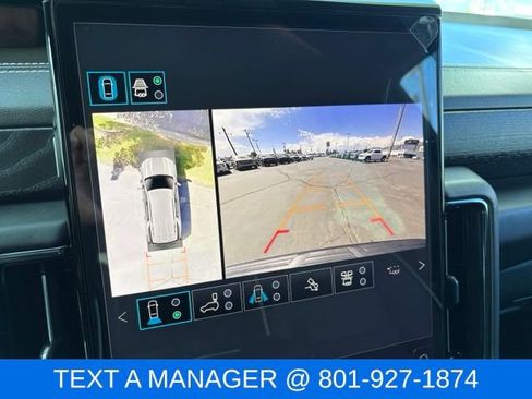 Used 2025 GMC Yukon AT4 Ultimate w/ LPO, AT4 Appearance Package AWD/4WD image 32