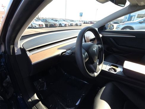 Used 2023 Tesla Model 3 Standard Range image 14