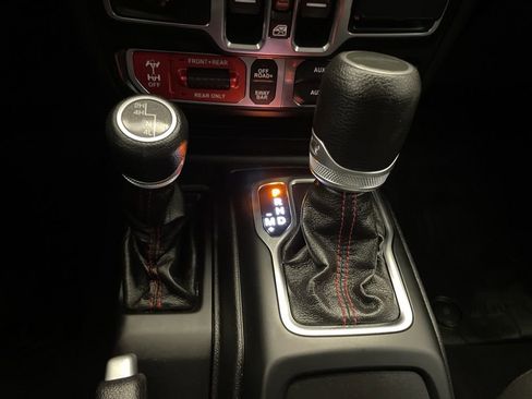 Used 2020 Jeep Gladiator Rubicon image 17